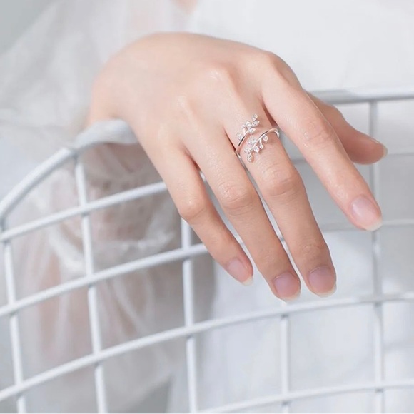 Leaf Wrap Ring - Picture 5 of 6